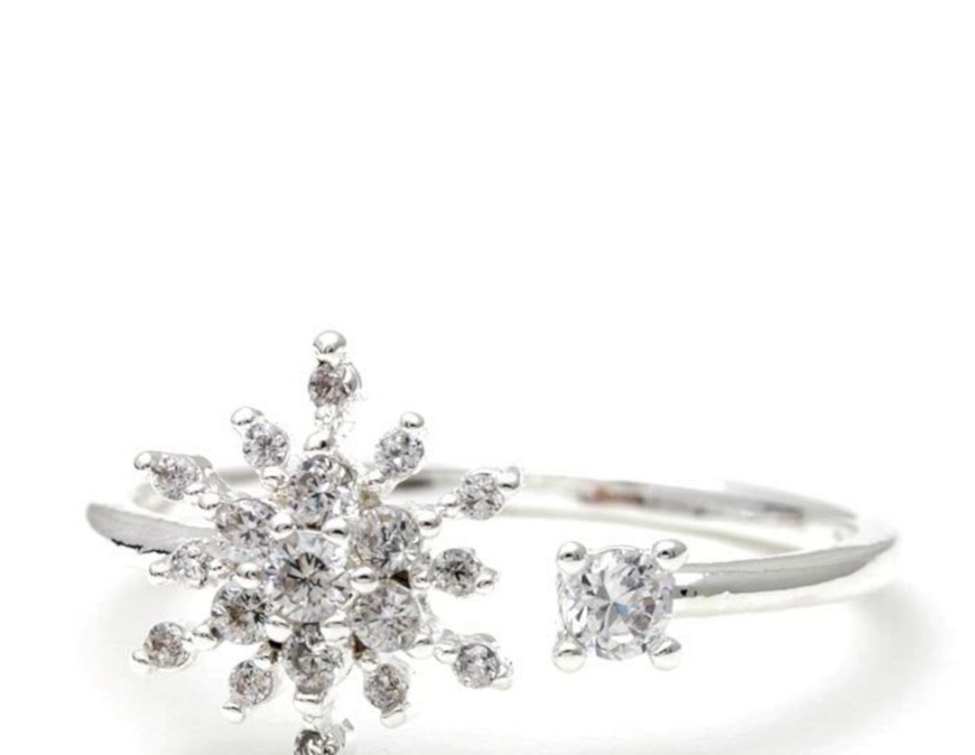 Snowflake ring for woman from weddbook