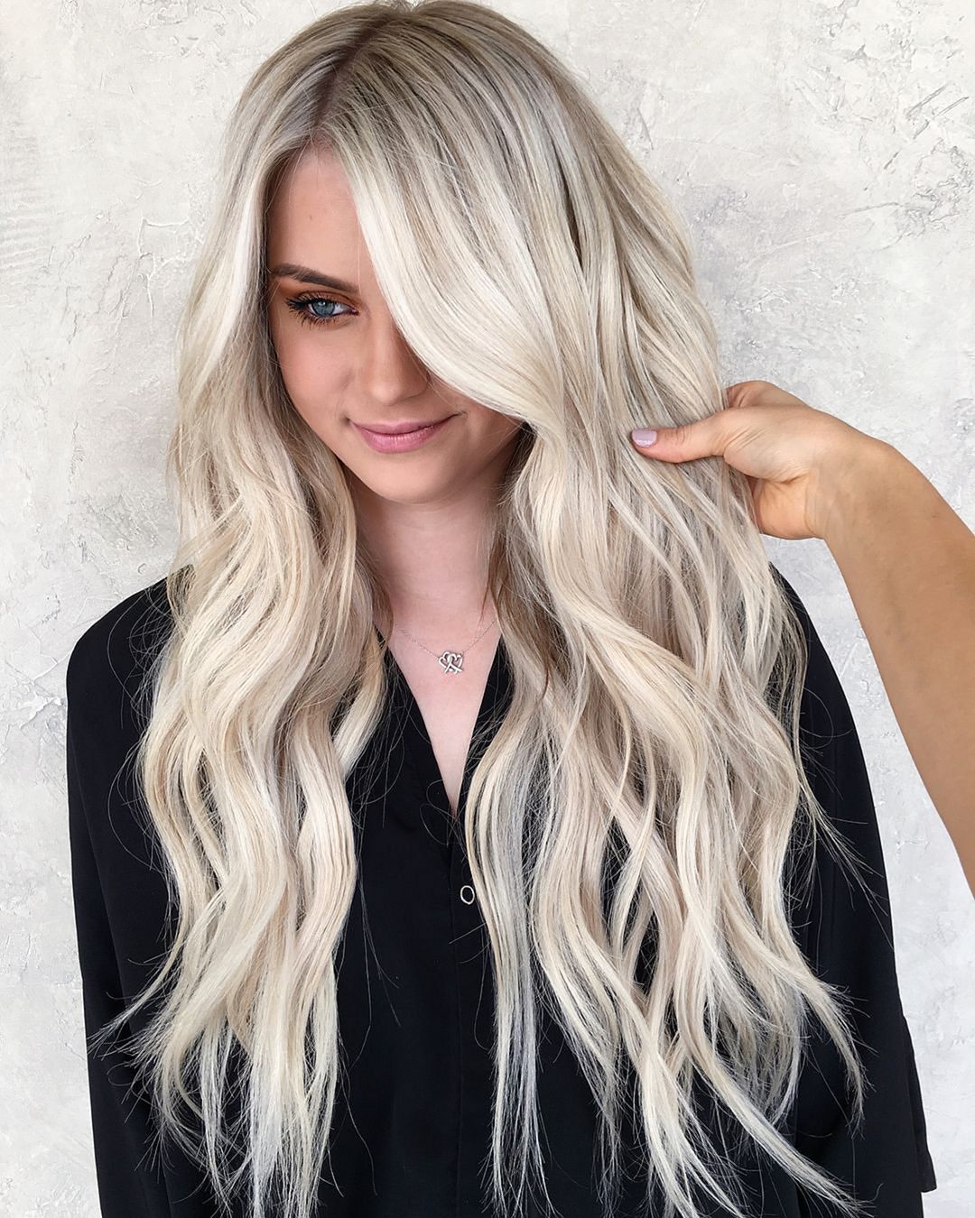 Best long platinum blonde hairstyles from glossyideas