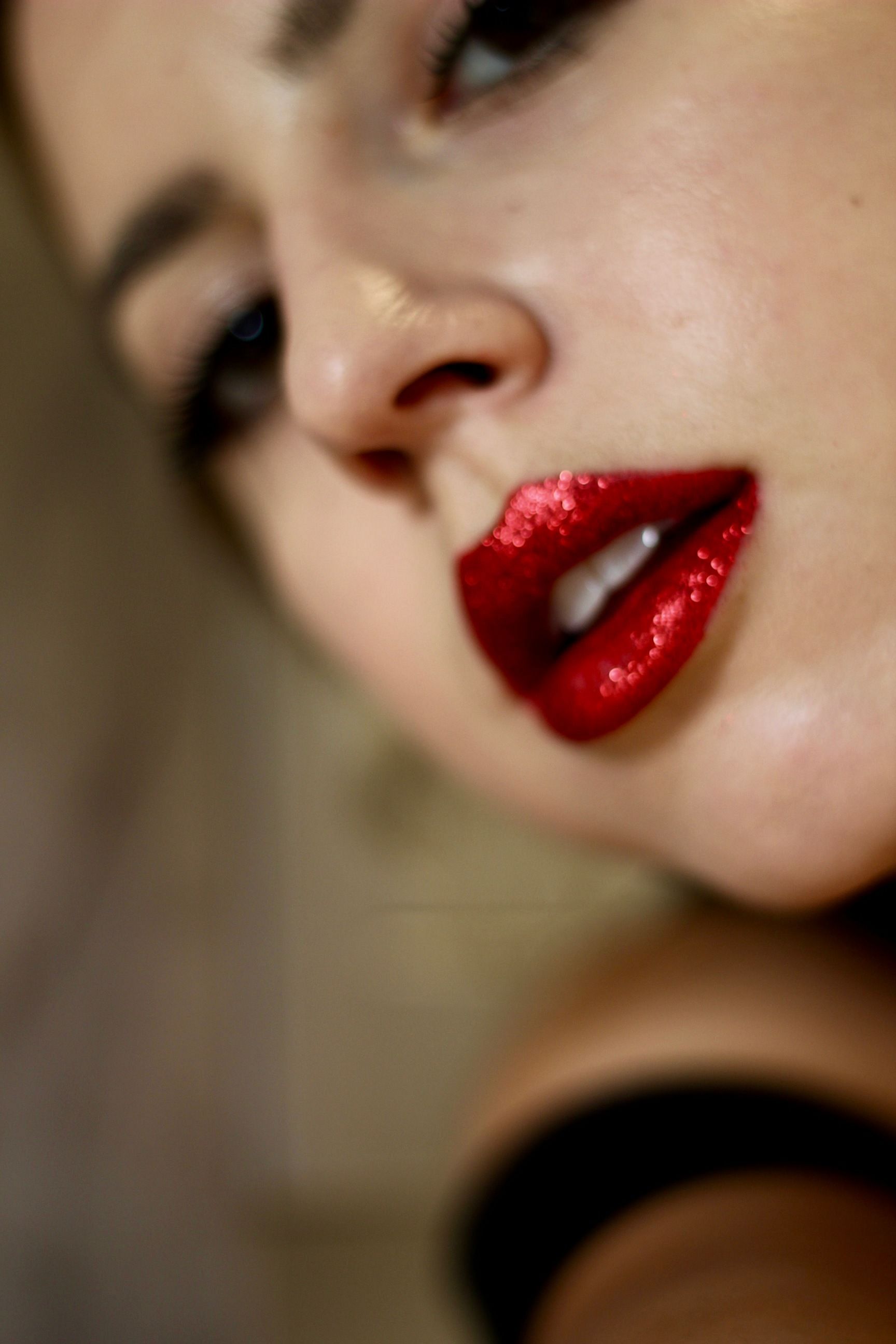 Alice red lips from anggi.invitationurn