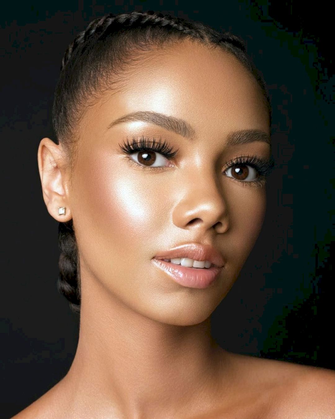 Brown skin glam makeup from neonvelvet ​instagram