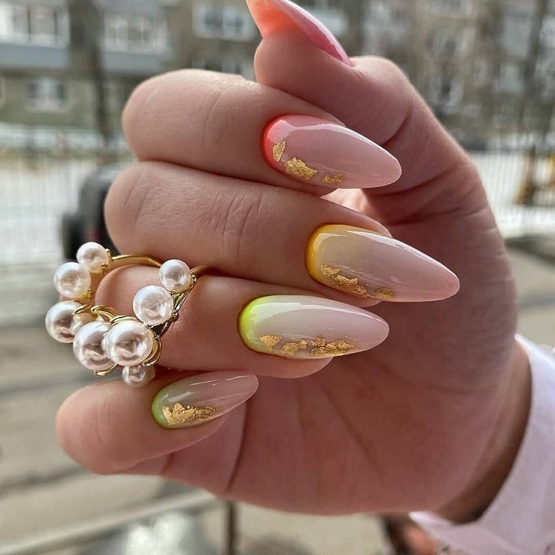 Holiday manicure from tvoilokony.ru