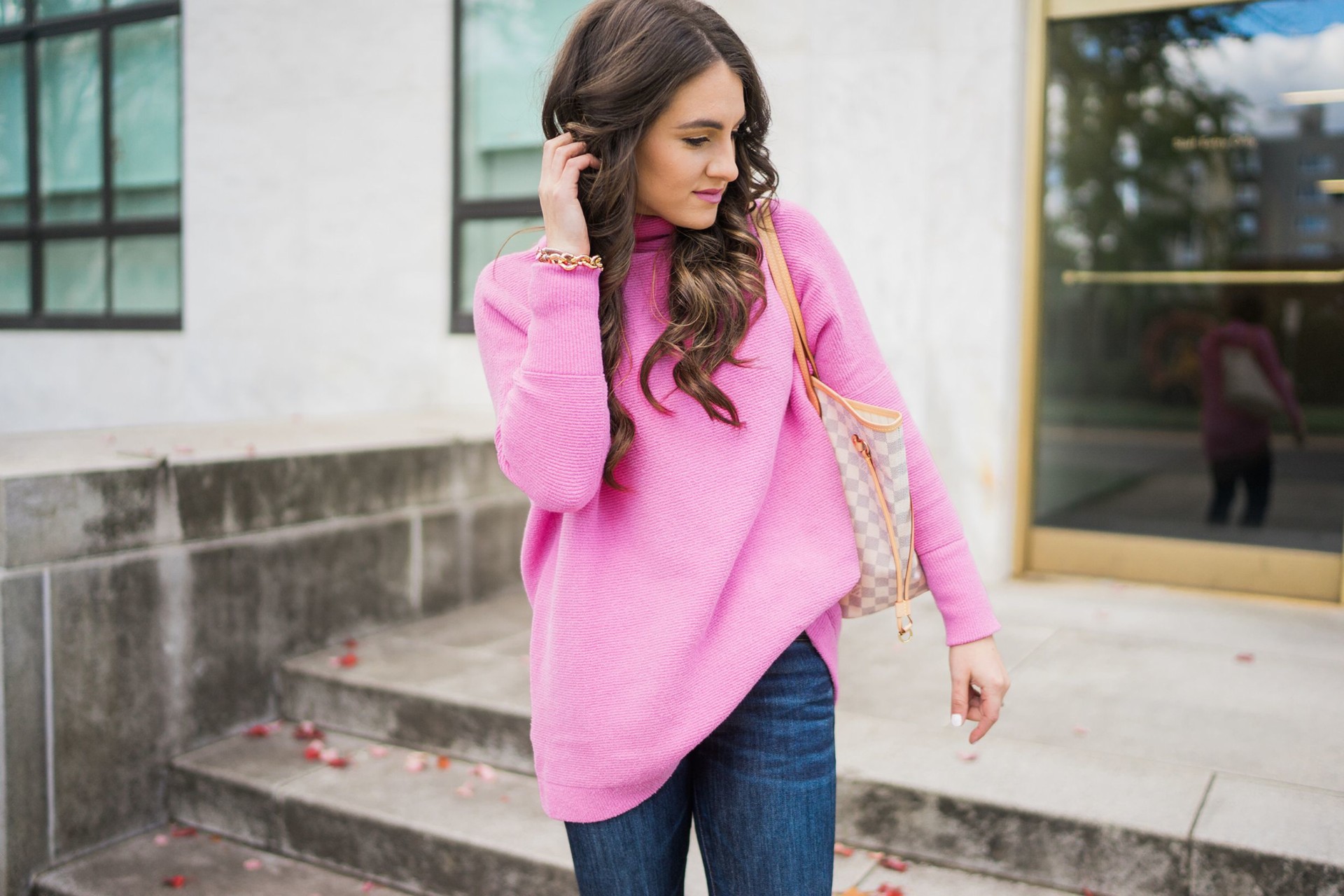 Fall fashion pink sweater trend