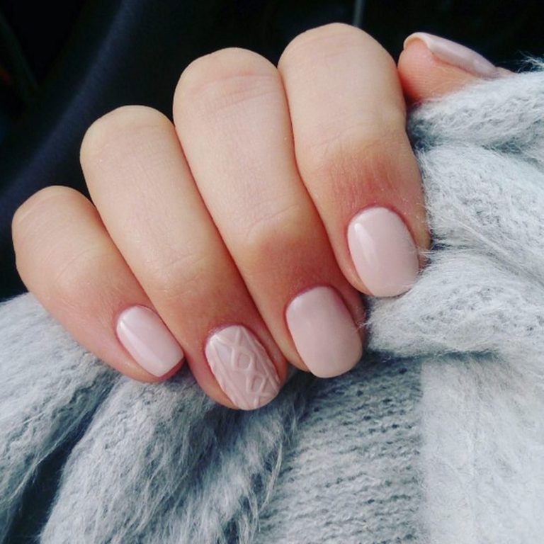Neutral nail polish trends winter for women