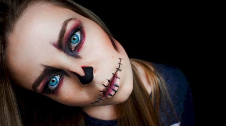 Awesome and easy halloween makeup