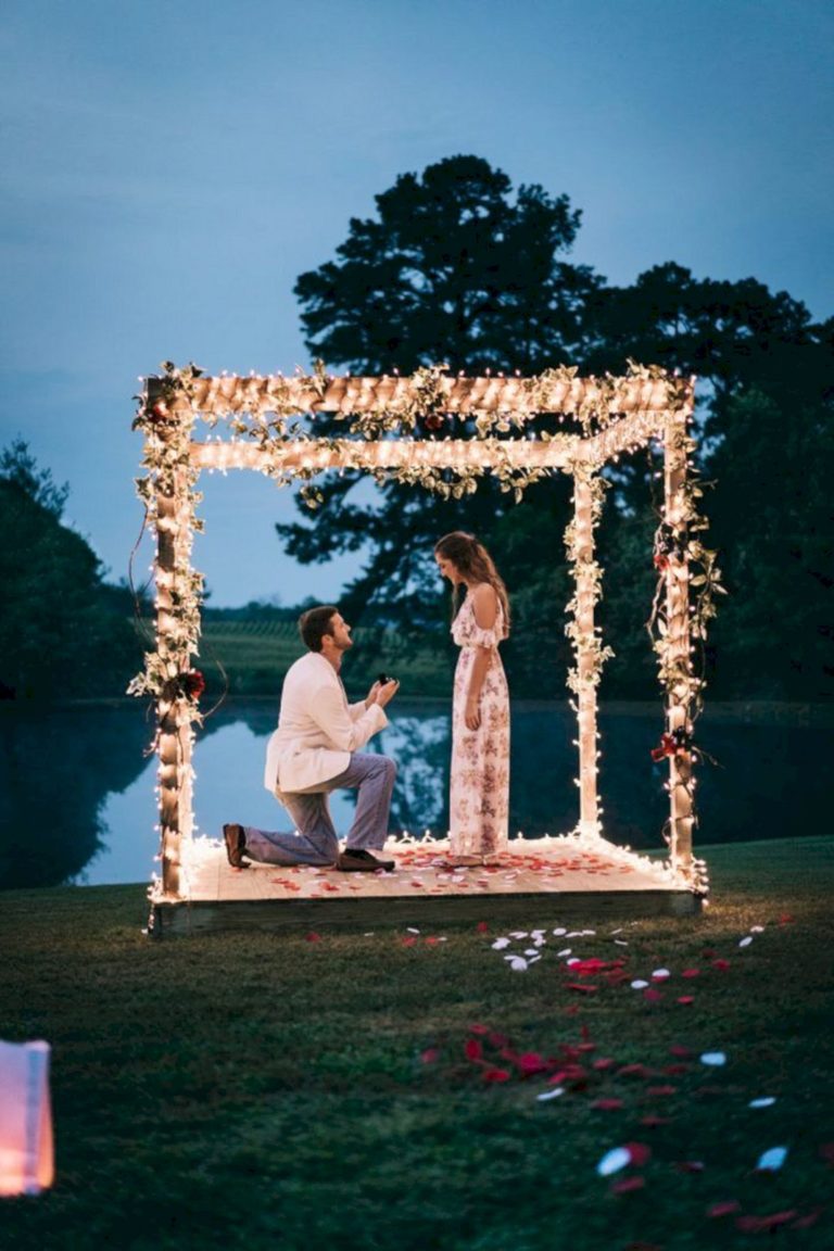 Gorgeous winter wedding proposal