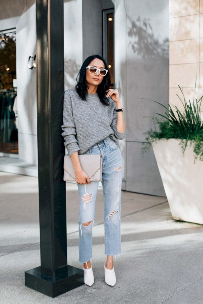 Oversized sweater and vintage denim for women
