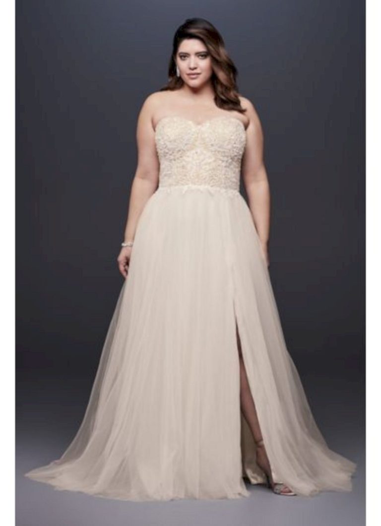 Plus size strapless wedding dress with tulle