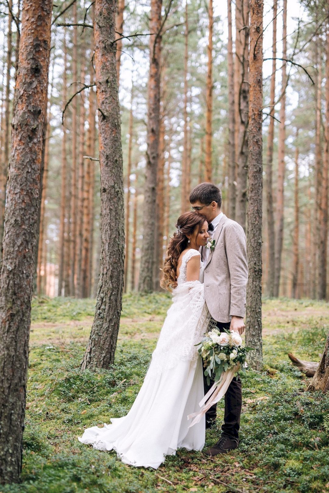 Wedding proposal in nature from weddywood.ru
