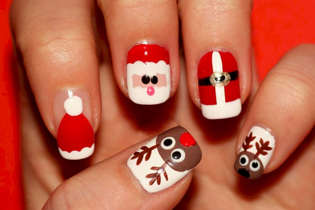 Nail Art Ideas with the Theme of Santa Claus and His Reindeer